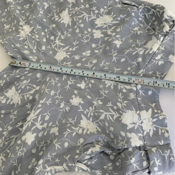 Wilfred
Faun Ankle Pant grey with white flowers. Size  small beach vacation airy - Picture 12 of 15